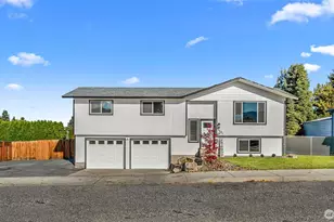 1571 3rd St SE, East Wenatchee, WA 98802 - Photo 1