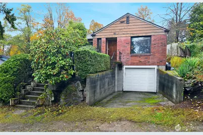 10516 9th Avenue NE, Seattle, WA 98125 - Photo 1