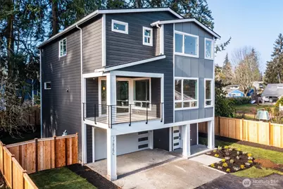 17825 N Wallingford Avenue #A, Shoreline, WA 98133 - Photo 1