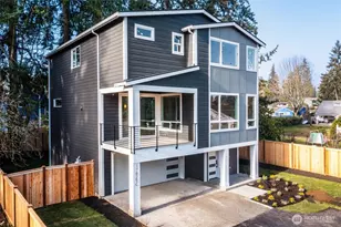 17825 N Wallingford Ave, Shoreline, WA 98133 - Photo 1