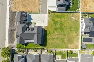 325 Pugsley Pl NW, East Wenatchee, WA 98802 - Photo 1