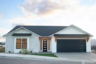 146 33rd St, East Wenatchee, WA 98802 - Photo 1