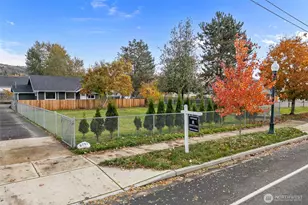 5703 Parker Rd E, Sumner, WA 98390 - Photo 1