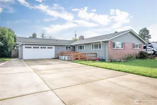 2551 Northlake Ave, Longview, WA 98632 - Photo 1