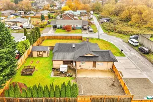 302 1st Ave E, Pacific, WA 98047 - Photo 1