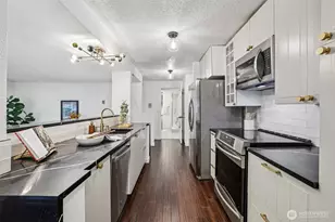 3700 26th Pl W, Seattle, WA 98199 - Photo 1