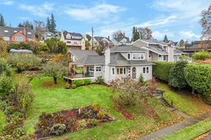 925 15th St, Bellingham, WA 98225 - Photo 1