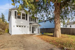 6730 NE Geneva St, Suquamish, WA 98392 - Photo 1
