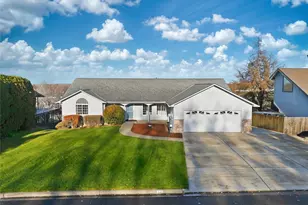 340 SE Highland Park Dr, College Place, WA 99324 - Photo 1