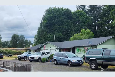 751 6th Avenue SW, Castle Rock, WA 98611 - Photo 1