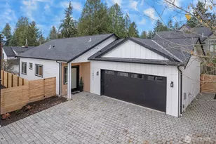 10811 24th Ave NE, Seattle, WA 98125 - Photo 1