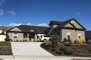 892 Sage Crest Dr, Wenatchee, WA 98801 - Photo 1