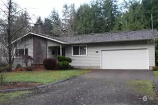 1034 Bradford St, Raymond, WA 98577 - Photo 1