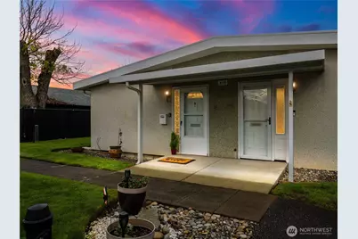 319 7th SE #1, Puyallup, WA 98372 - Photo 1