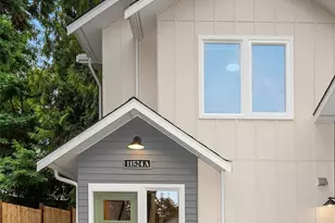 11524 38th Ave NE, Seattle, WA 98125 - Photo 1