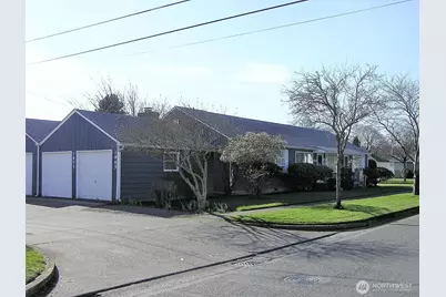 960 19th, Longview, WA 98632 - Photo 1