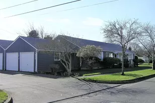 960 19th, Longview, WA 98632 - Photo 1