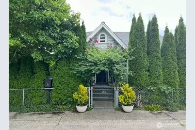 305 Olympic Place, Bremerton, WA 98312 - Photo 1