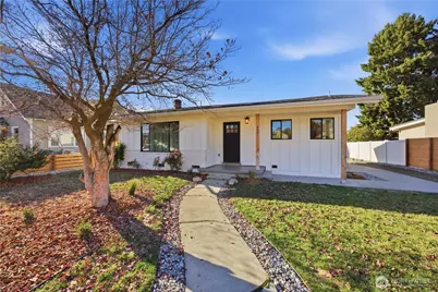 409 N Cedar Street, Chelan, WA 98816 - Photo 1