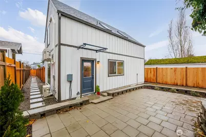 9223 38th Avenue S #B, Seattle, WA 98118 - Photo 1