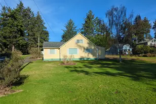1104 Rose Ave NE, Ilwaco, WA 98624 - Photo 1