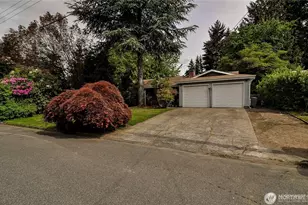 16906 NE 14th St, Bellevue, WA 98008 - Photo 1