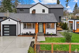 922 NE 117th St, Seattle, WA 98125 - Photo 1