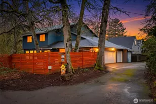 3102 NE Royal Oaks Dr, Vancouver, WA 98662 - Photo 1