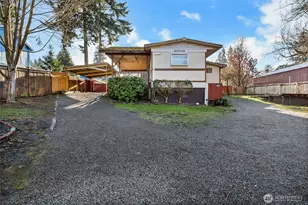 20006 117th St E, Bonney Lake, WA 98391 - Photo 1