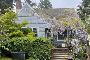 813 NE 92nd St, Seattle, WA 98115 - Photo 1