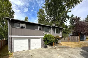 13051 37th Ave NE, Seattle, WA 98125 - Photo 1