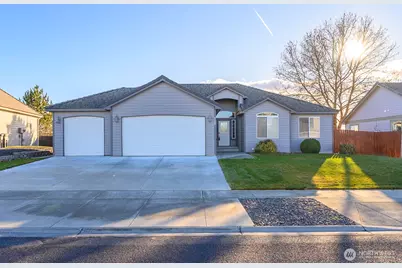 225 E Inglewood Drive, Moses Lake, WA 98837 - Photo 1