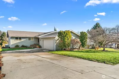 2591 Lemaister Avenue, Wenatchee, WA 98801 - Photo 1