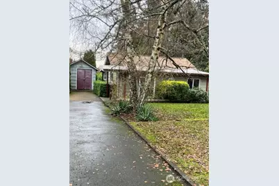 10719 Phinney Avenue N, Seattle, WA 98133 - Photo 1