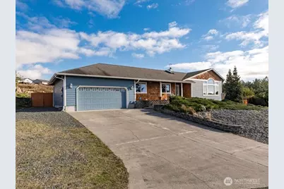 670 El Prado Avenue, Coupeville, WA 98239 - Photo 1