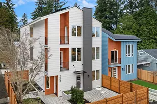 2004 NE 120th St, Seattle, WA 98125 - Photo 1