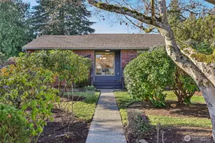 10333 Densmore Ave N, Seattle, WA 98133 - Photo 1