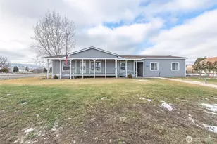 424 S Central Ave, Waterville, WA 98858 - Photo 1