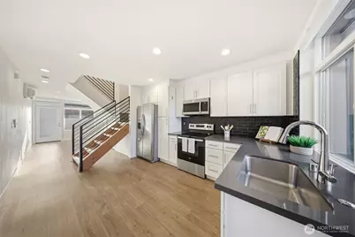 1055 S Cloverdale Street, Seattle, WA 98108 - Photo 1