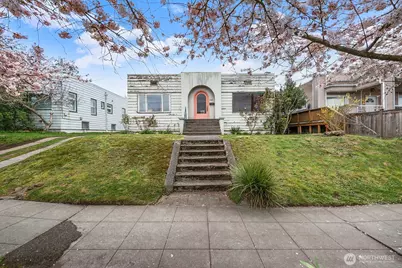 1142 N 77th Street, Seattle, WA 98103 - Photo 1