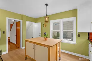 1743 NE 130th Pl, Seattle, WA 98125 - Photo 10