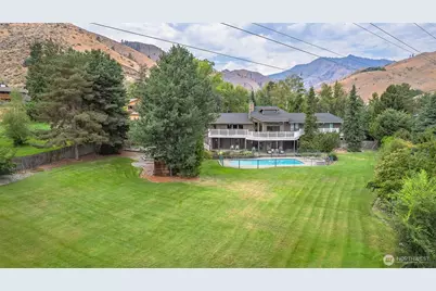 409 Austin Ave, Wenatchee, WA 98801 - Photo 1