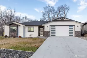 271 NW Chinook Wy, East Wenatchee, WA 98802 - Photo 1