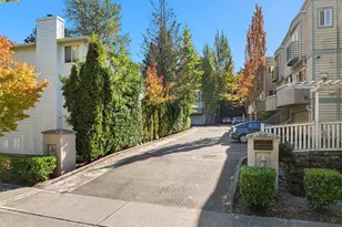 112 9th Ln, Kirkland, WA 98033 - Photo 1