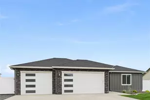 902 NE Tyler Pl, East Wenatchee, WA 98802 - Photo 1