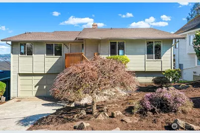 9928 64th Avenue S, Seattle, WA 98118 - Photo 1