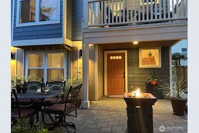 11740 Burke Avenue N, Seattle, WA 98133 - Photo 1