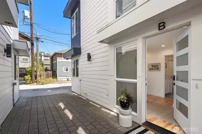 6042 B 41st Avenue SW, Seattle, WA 98136 - Photo 1