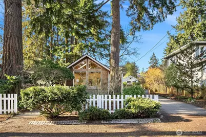 14333 Dayton Avenue N, Seattle, WA 98133 - Photo 1