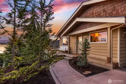 904 N 36th Street, Renton, WA 98056 - Photo 1